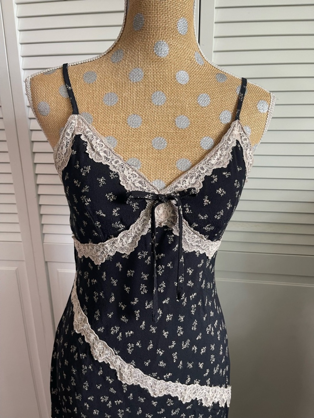 Wild Fable floral midi slip dress intricate lace trim  V-neckline Asymmetrical - Picture 2 of 8